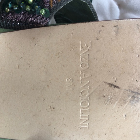 Unique suede sandals with bead trim - Picture 4 of 6